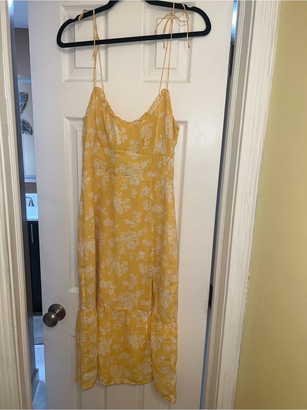 Abercrombie & Fitch Yellow Floral Tie-Strap Maxi Dress